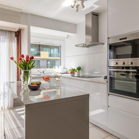 Weloveoostende - Newly Renovated Large Apartment 150M From The Beach - Including Bed Sheets And Final Clea-Ning Buitenkant foto