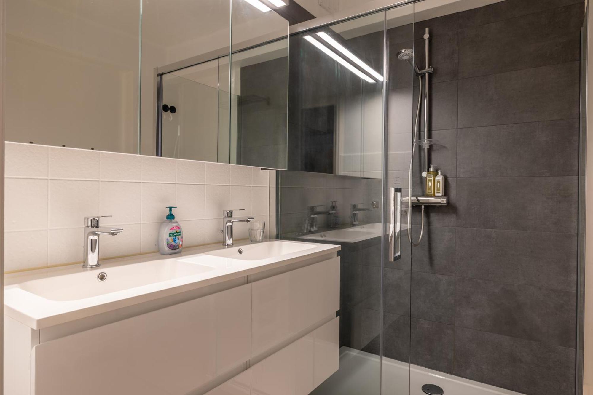 Weloveoostende - Newly Renovated Large Apartment 150M From The Beach - Including Bed Sheets And Final Clea-Ning Buitenkant foto
